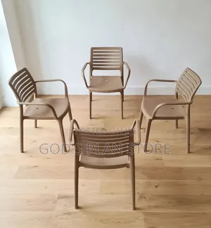 Dust-Proof/Waterproof Plastic Chairs Plastic Chairs for Outdoor Bars