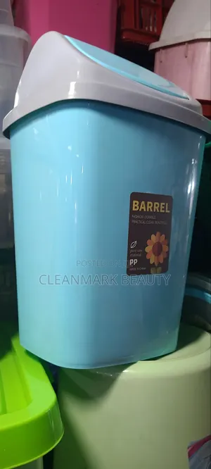 Plastic Dust Bin