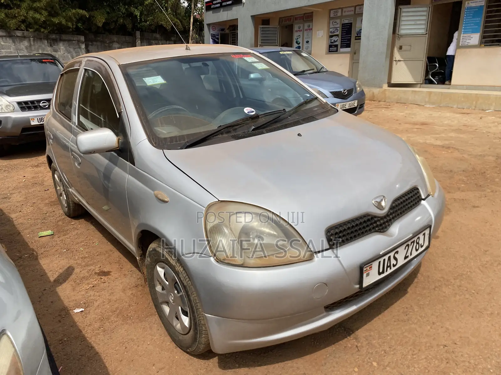 Toyota Vitz 2009 Silver