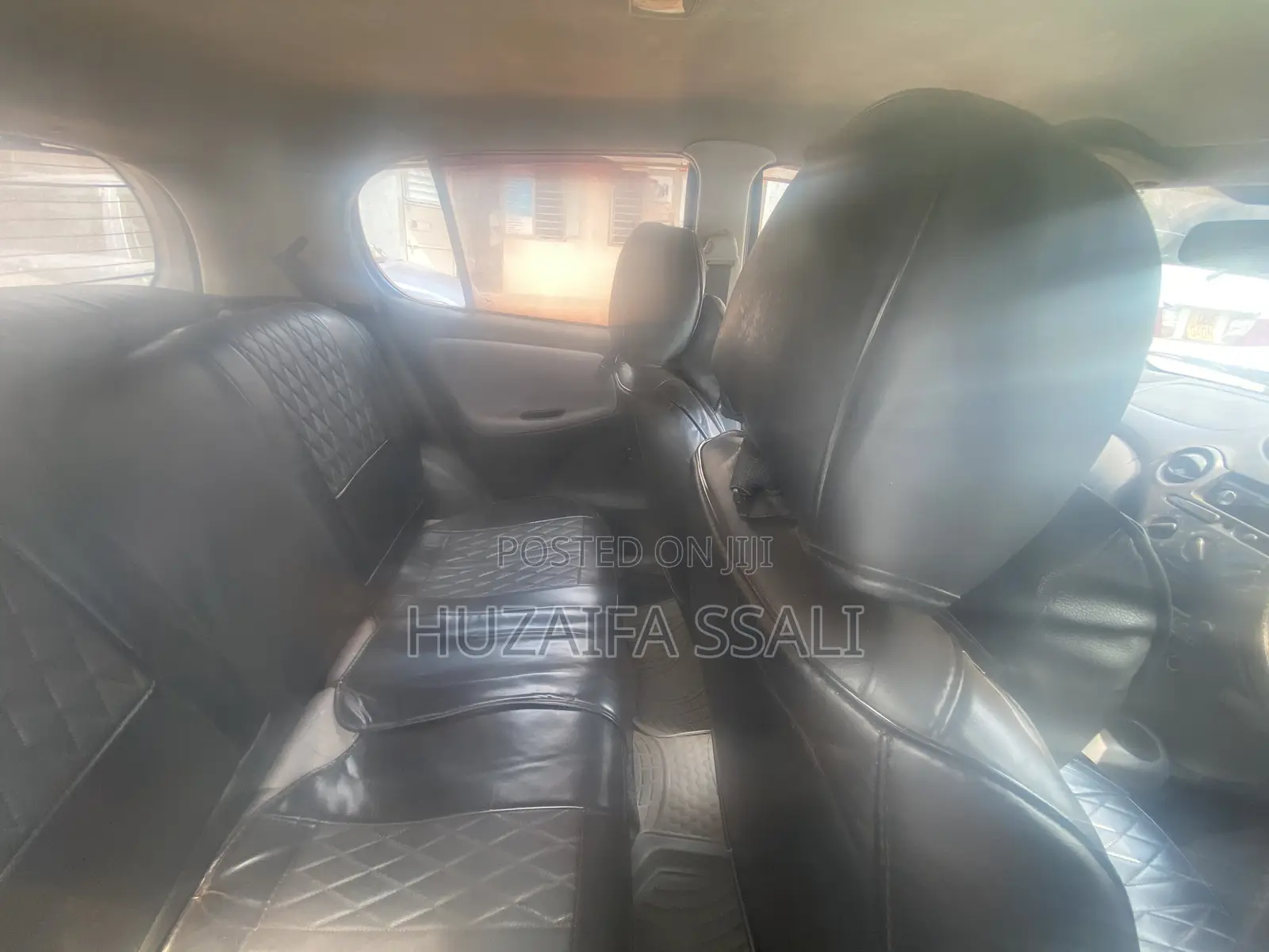 Toyota Vitz 2009 Silver