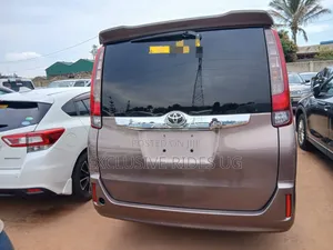 Toyota Noah 2.0 AWD (8 Seater) 2016 Gray