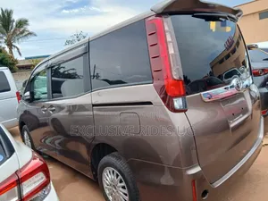 Toyota Noah 2.0 AWD (8 Seater) 2016 Gray