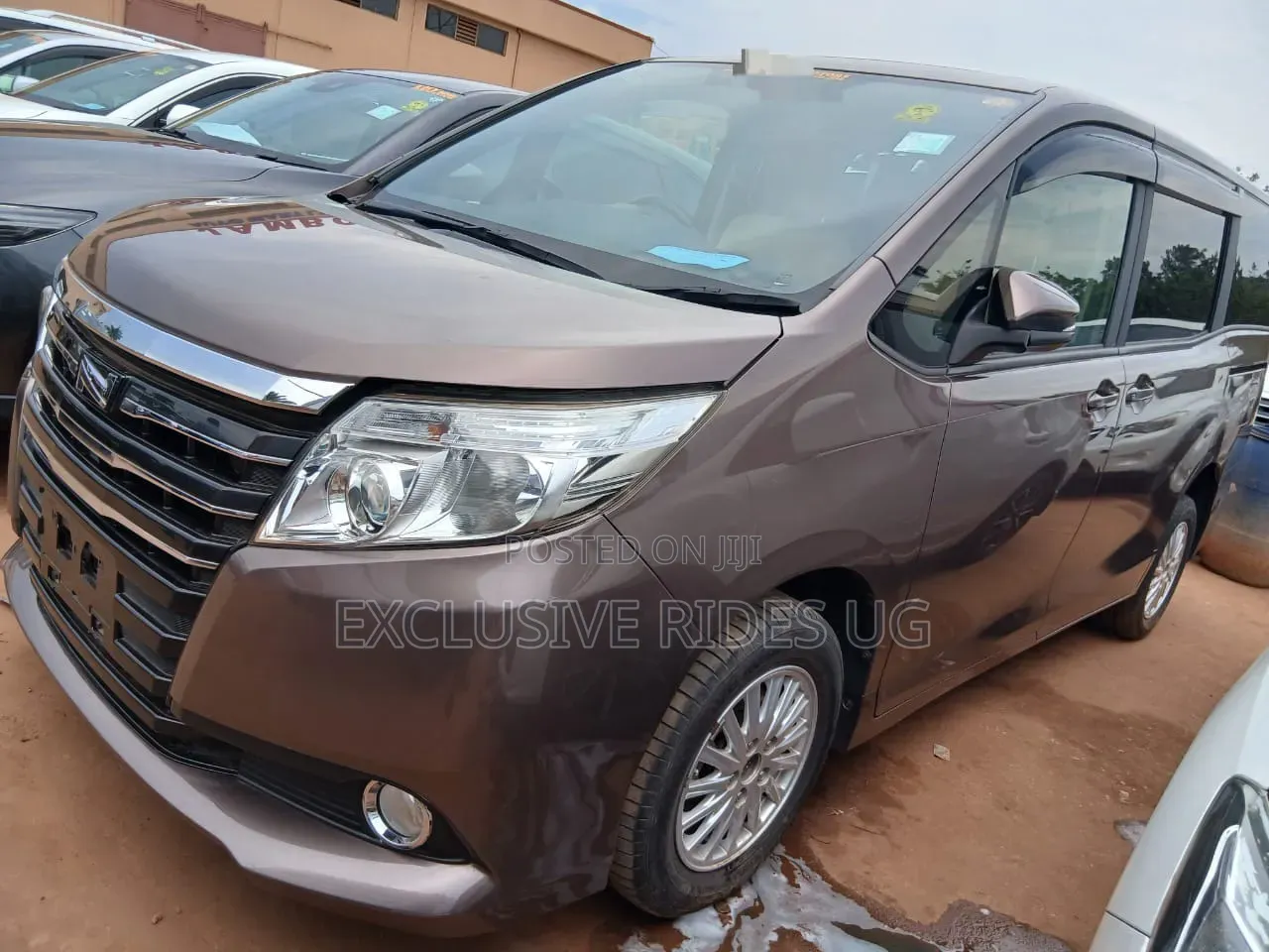 Toyota Noah 2.0 AWD (8 Seater) 2016 Gray