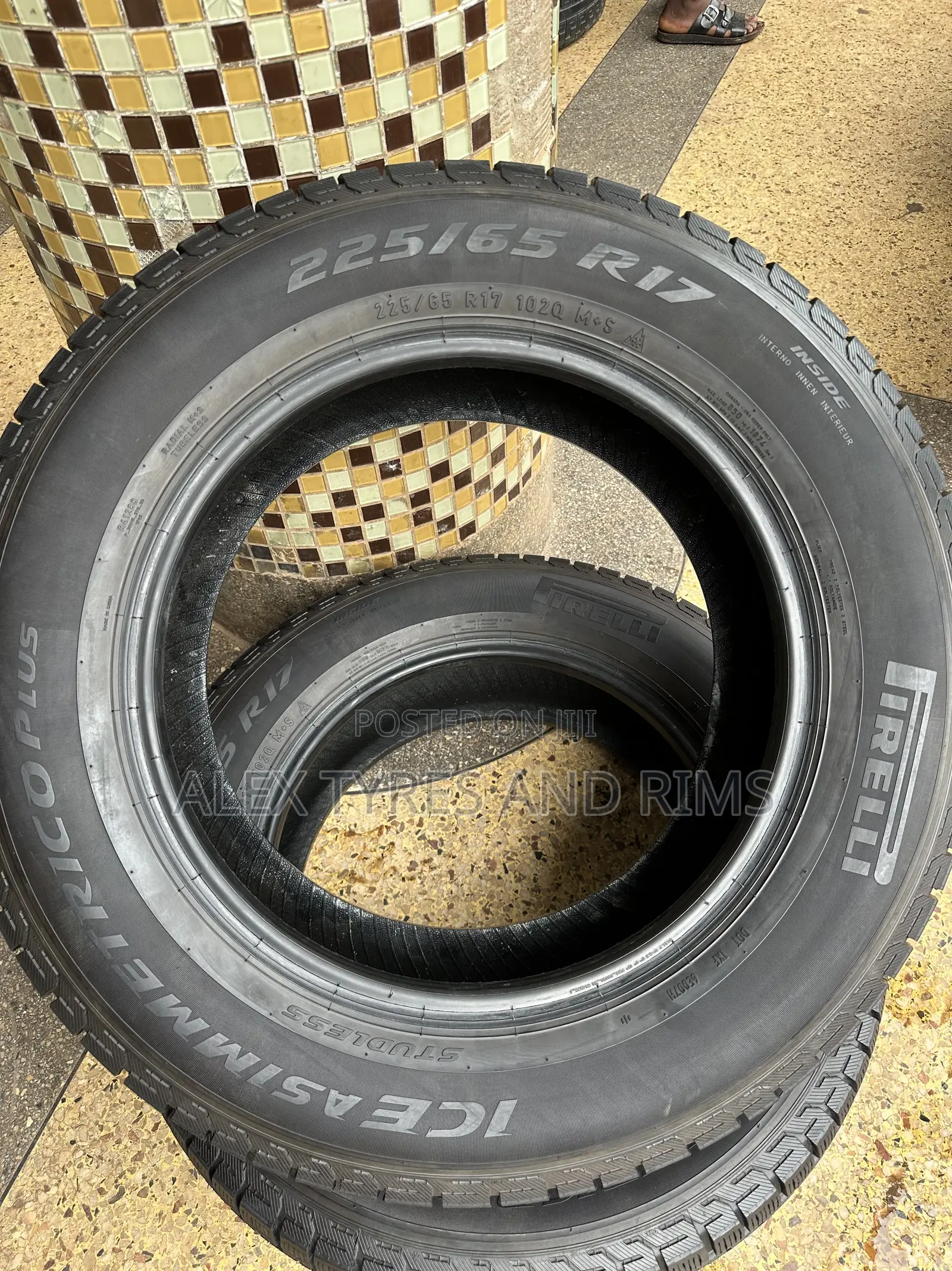225/65r17 Pirelli Foreign Tyres