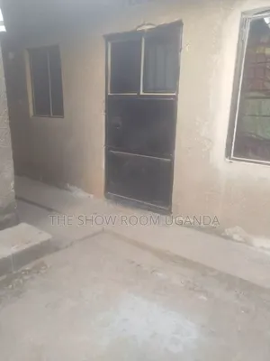1bdrm Room & Parlour in Central Division for rent