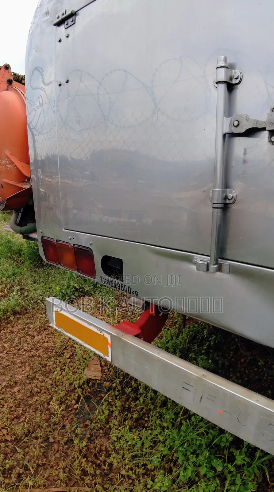 Mitsubishi Super Great Milk Tank 2004 Blue
