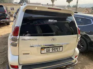 Toyota Land Cruiser Prado 2017 White