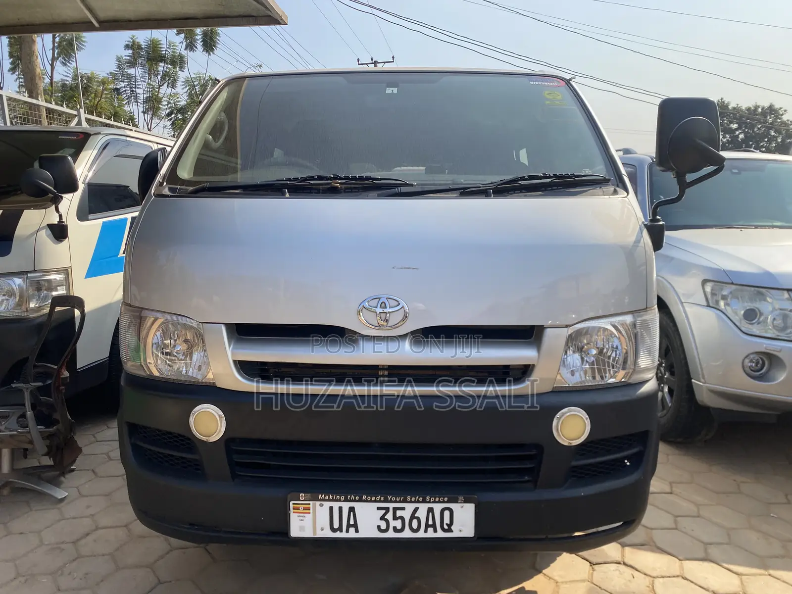 Toyota Grand HiAce 2002 Silver