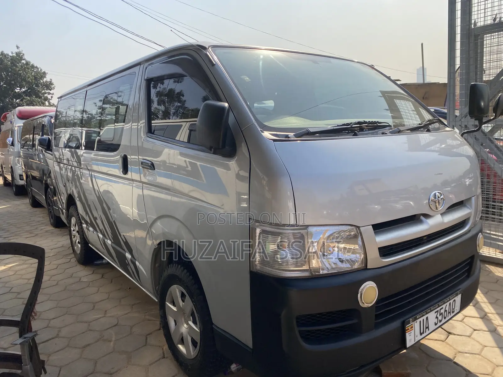 Toyota Grand HiAce 2002 Silver