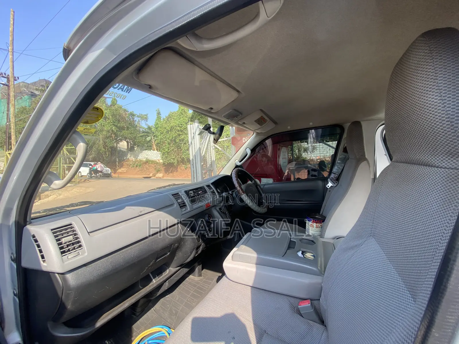 Toyota Grand HiAce 2002 Silver