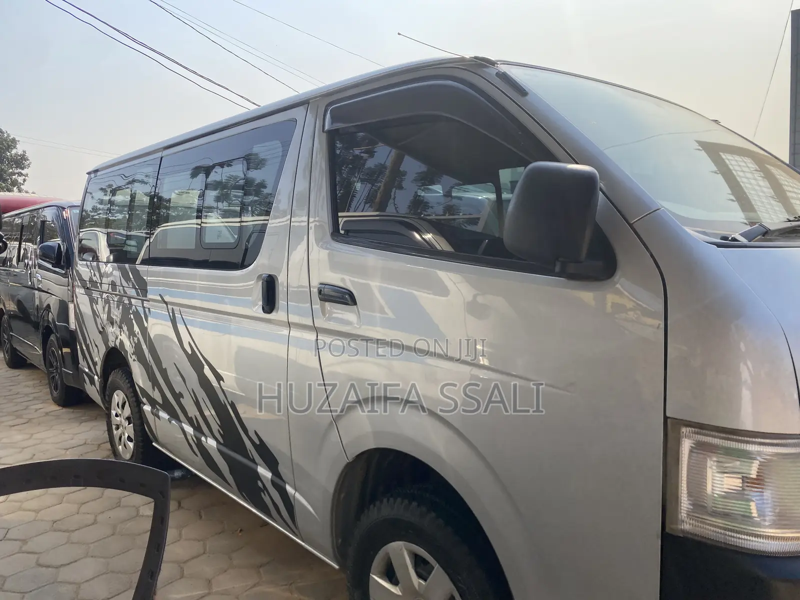 Toyota Grand HiAce 2002 Silver
