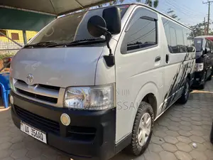 Toyota Grand HiAce 2002 Silver