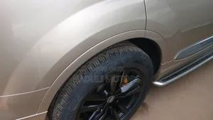 Audi Q7 2017 Gold