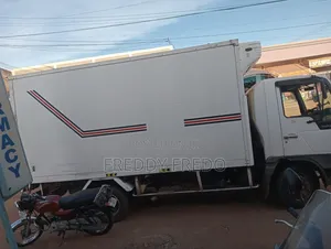 Refrigerator (FRIDGE)truck Transports Fresh ICE Food, Juice