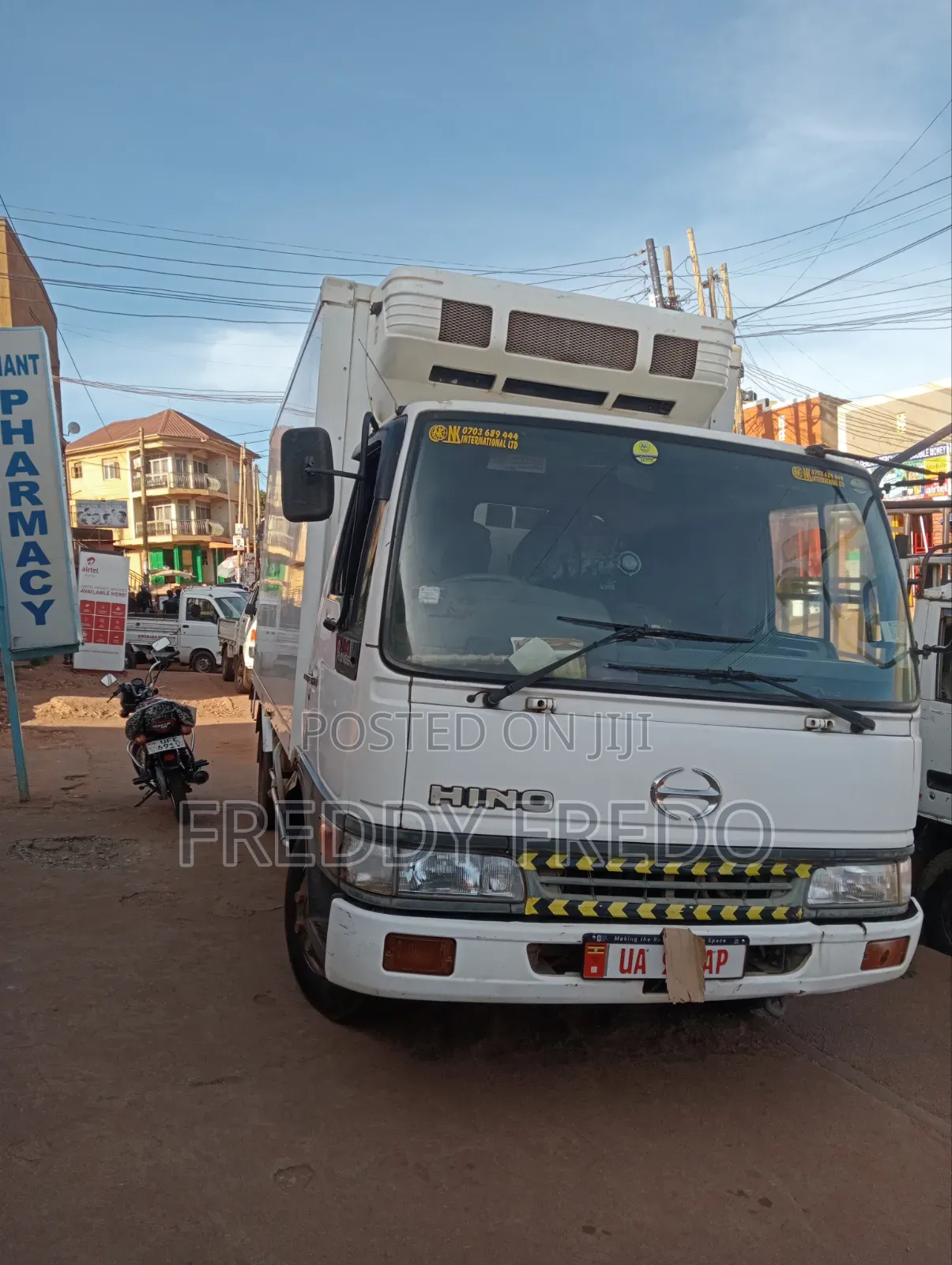Refrigerator (FRIDGE)truck Transports Fresh ICE Food, Juice