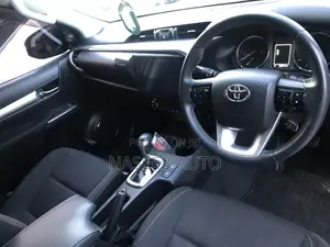 Toyota Hilux 2018 Green