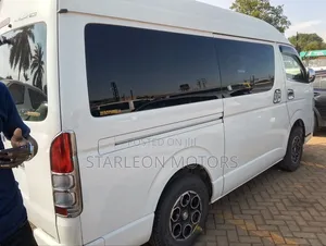 Toyota HiAce 2014 White