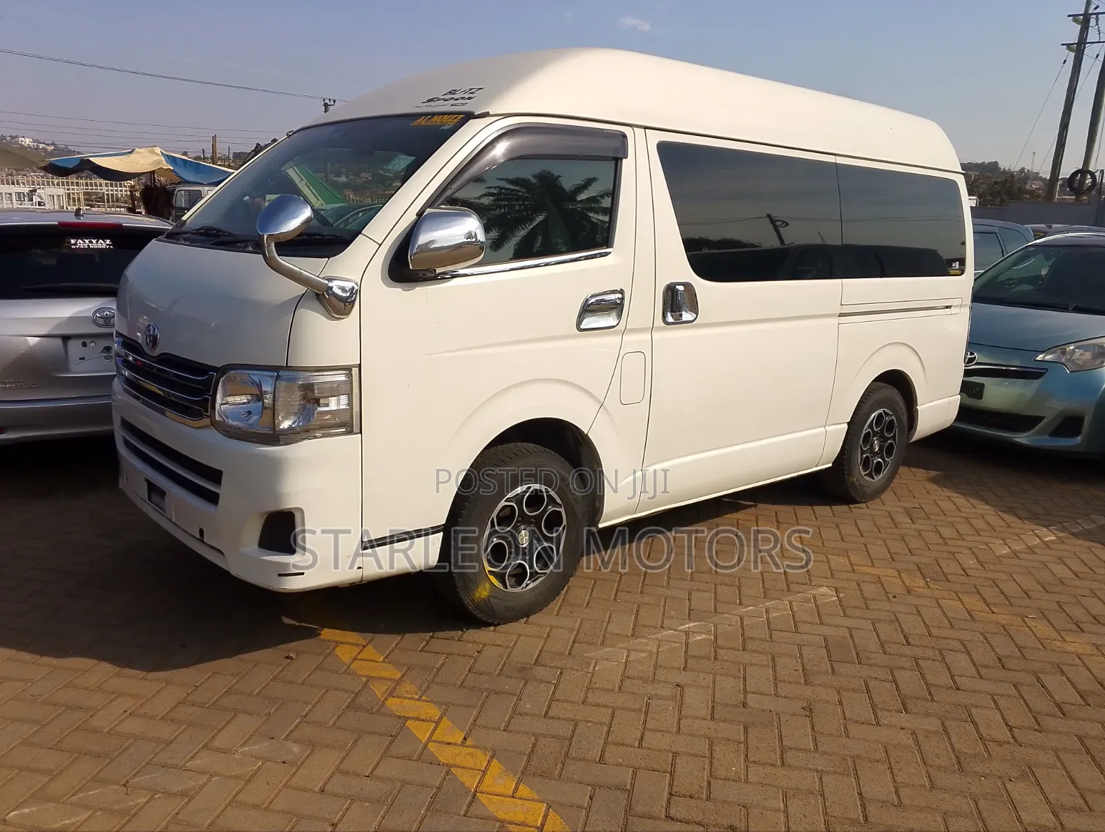 Toyota HiAce 2014 White