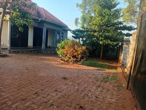 3bdrm House in Ssisa for sale