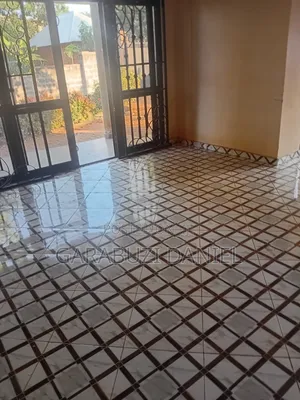 3bdrm House in Ssisa for sale