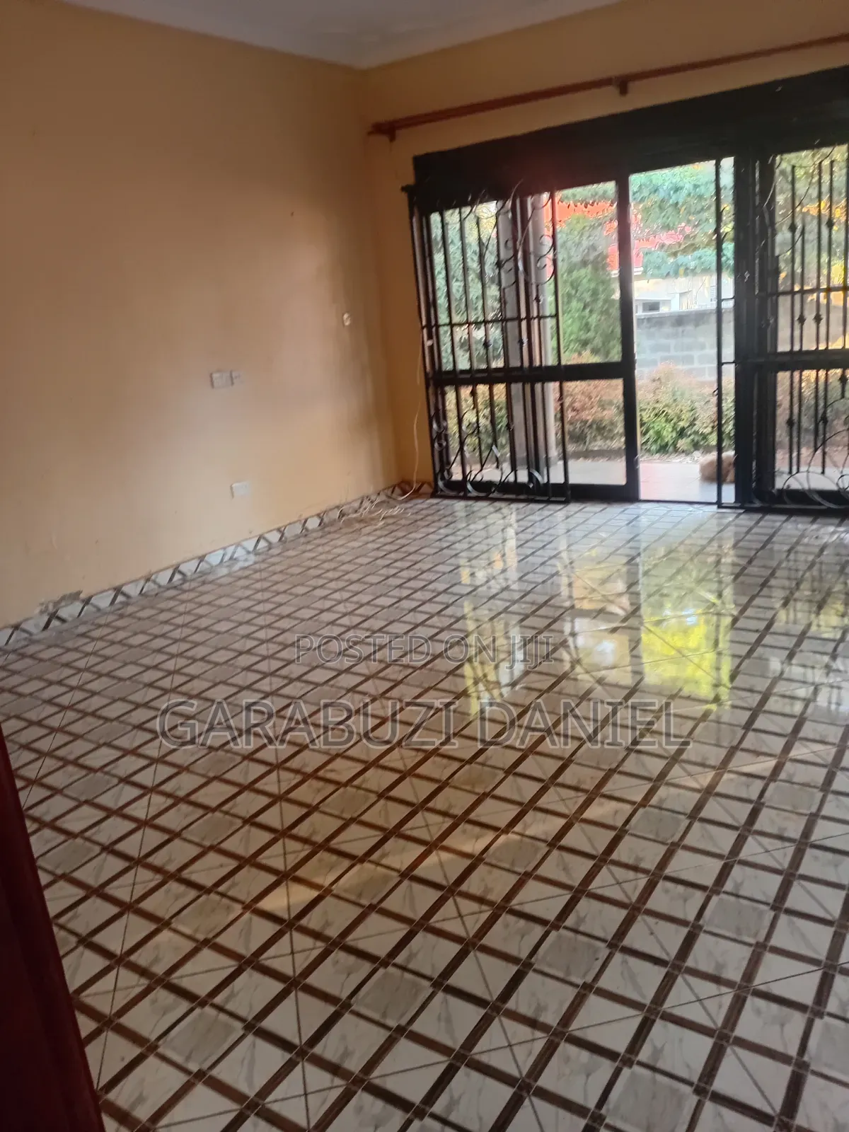 3bdrm House in Ssisa for sale