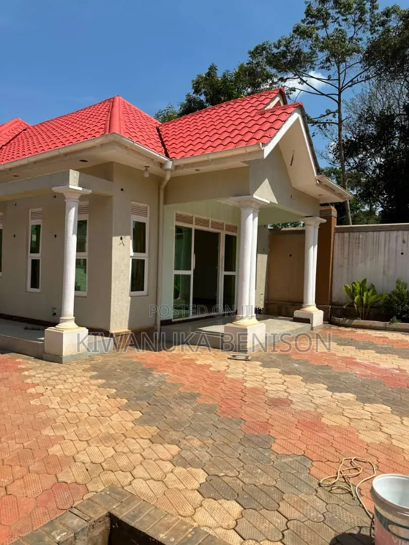 4bdrm Bungalow in Matuga, Central Division for sale
