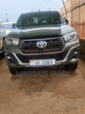Toyota Hilux 2018 Green