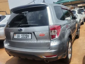 Subaru Forester 2010 Silver