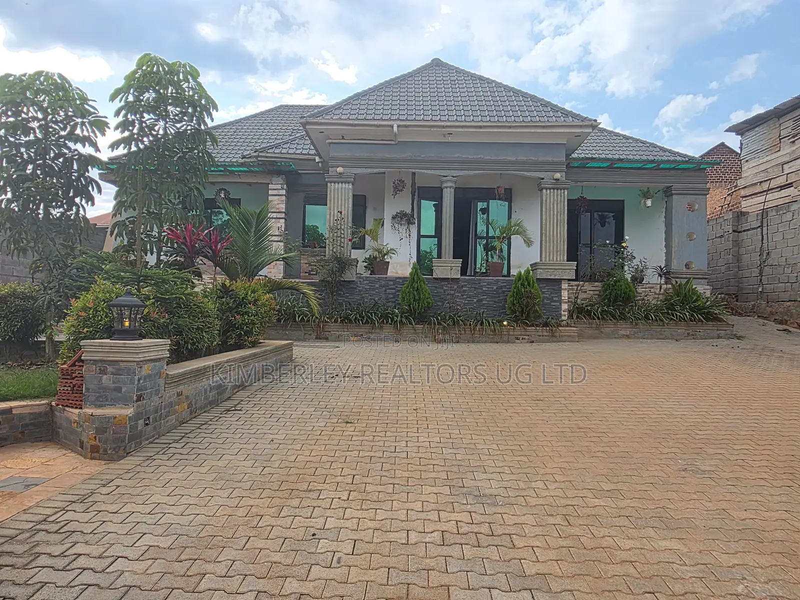 4bdrm House in Division A for sale