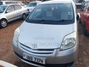 Toyota Passo 2013 Silver