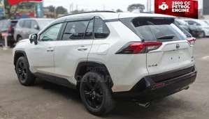 Toyota RAV4 2021 White