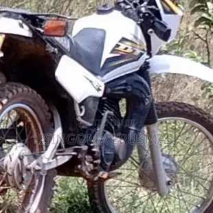 Yamaha DT125 2016 White
