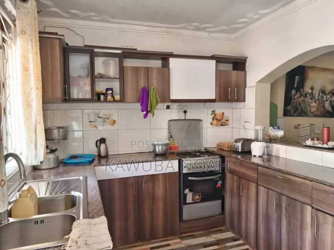 6bdrm House in Wanyage, Jinja for sale