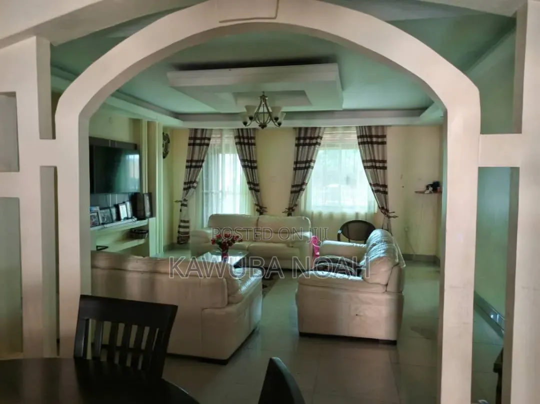 6bdrm House in Wanyage, Jinja for sale