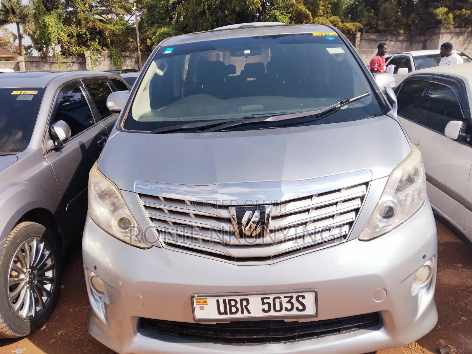 Toyota Alphard 2010 Silver