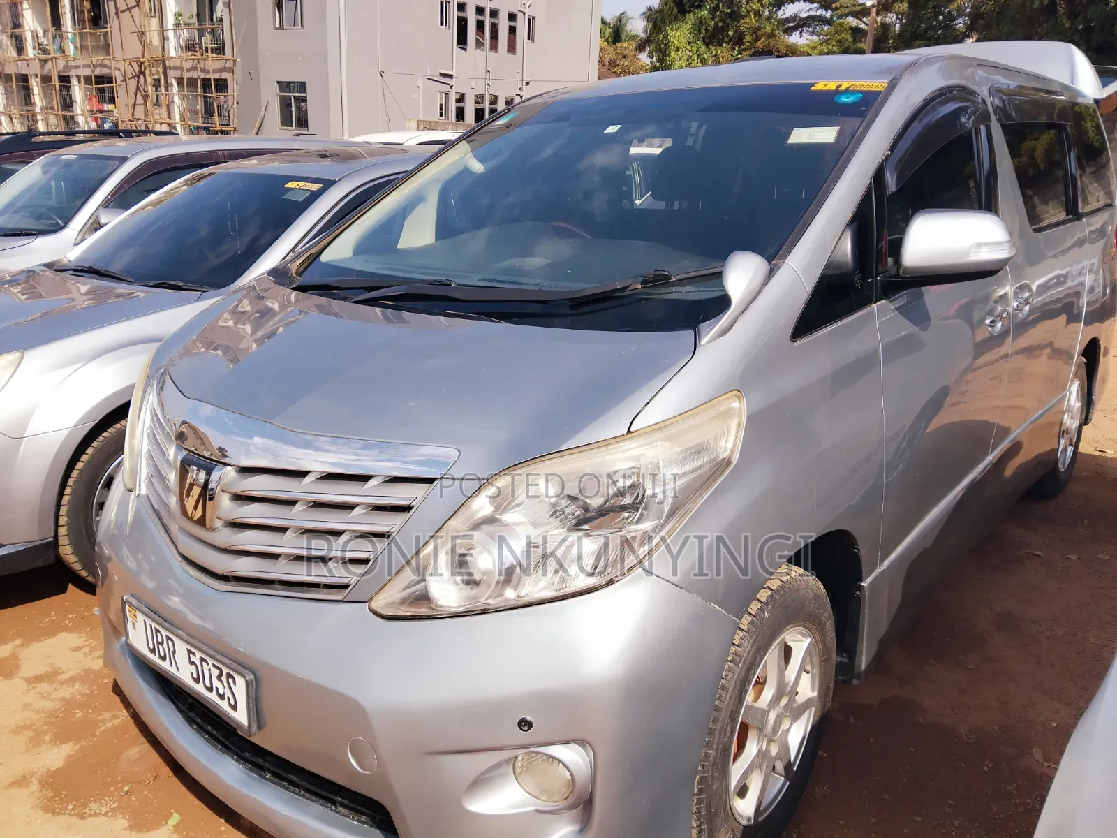 Toyota Alphard 2010 Silver