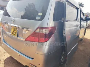 Toyota Alphard 2010 Silver