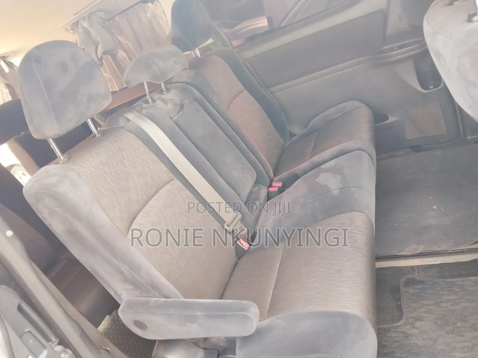 Toyota Alphard 2010 Silver