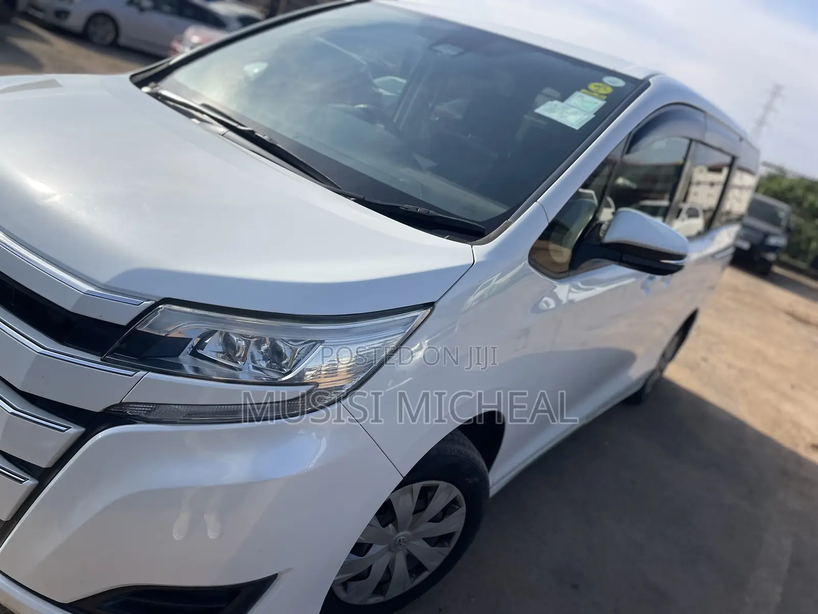 Toyota Noah 2.0 FWD (8 Seater) 2018 White