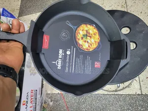 12inch Cast Iron / Skillet Frying Pan
