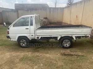 Toyota TownAce 2000 White