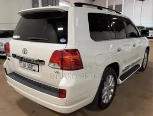 Toyota Land Cruiser 4.6 V8 ZX 2013 White