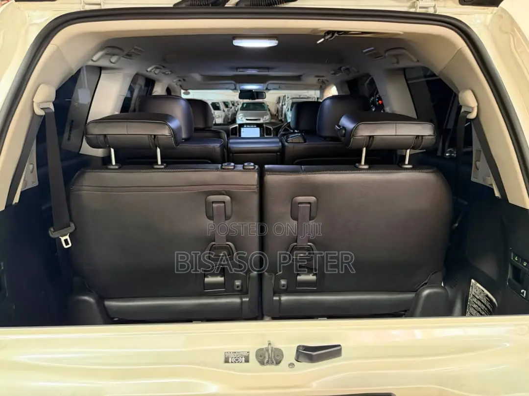 Toyota Land Cruiser 4.6 V8 ZX 2013 White