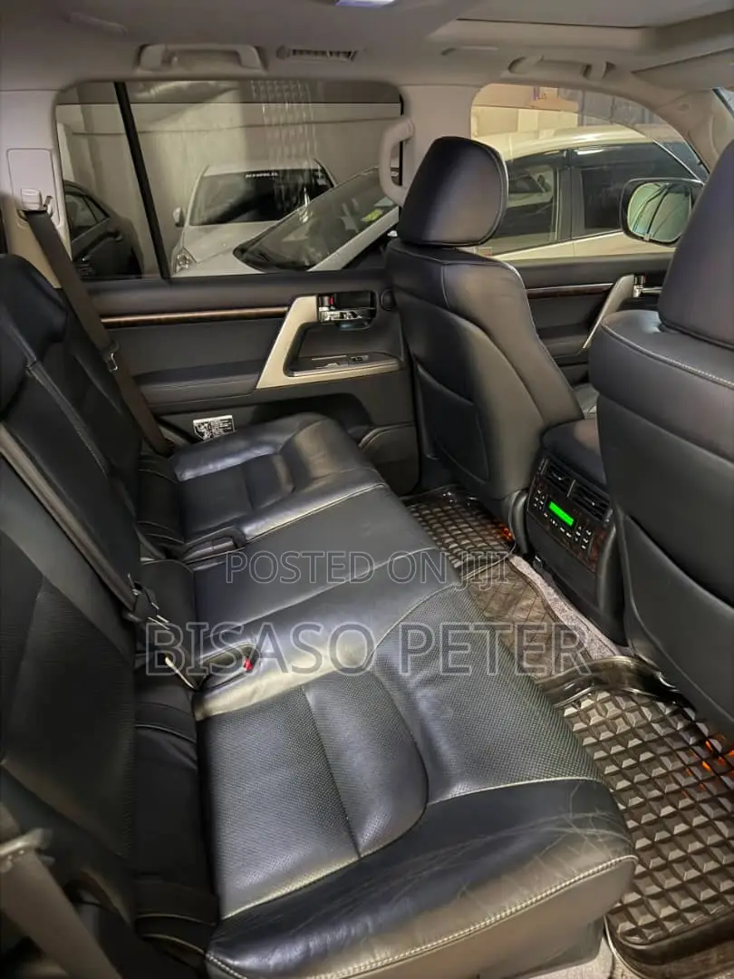 Toyota Land Cruiser 4.6 V8 ZX 2013 White