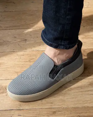 Men’s Classic Polo Slip-on Low Casual Sneakers