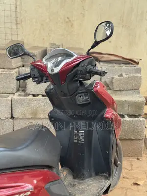 Honda 2015 Red
