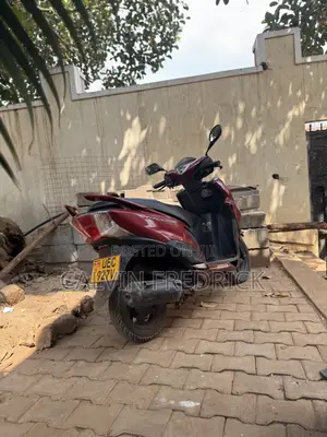 Honda 2015 Red