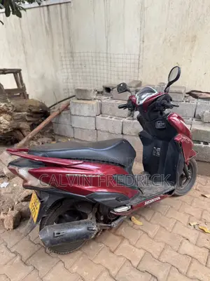 Honda 2015 Red