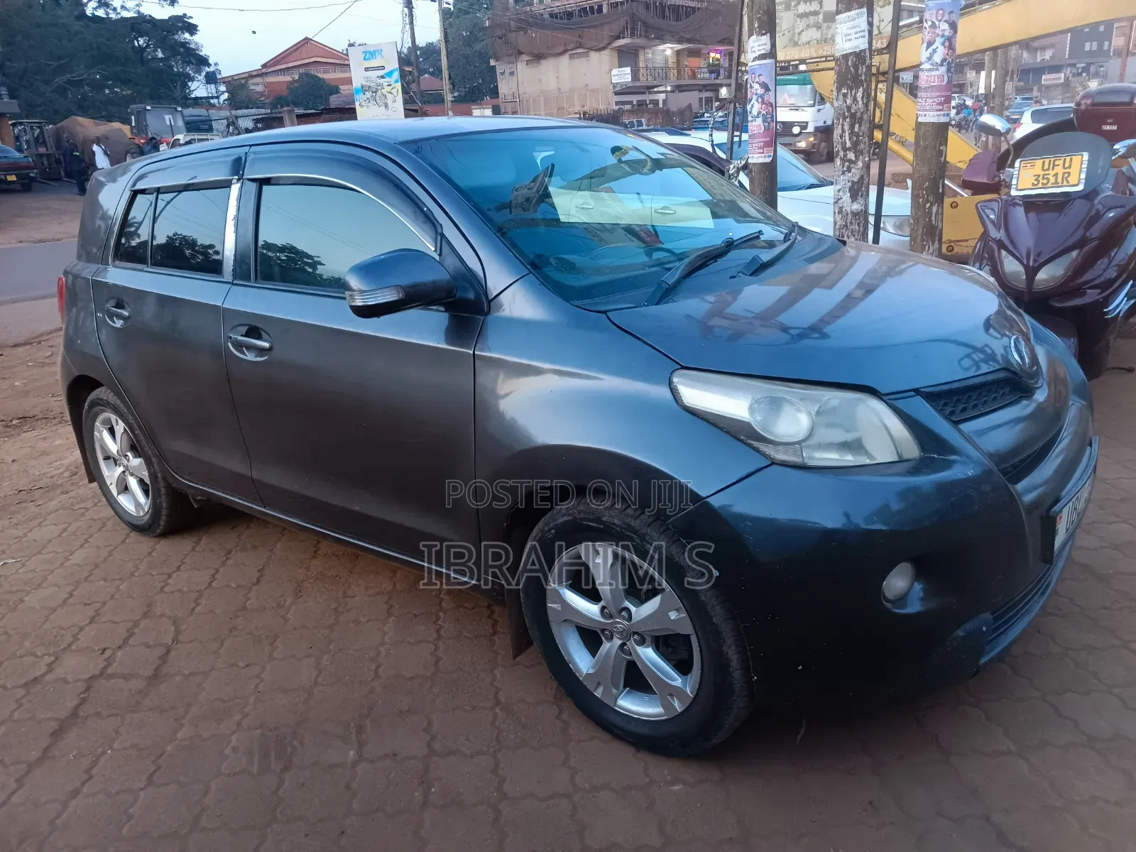 Toyota IST 2011 Gray
