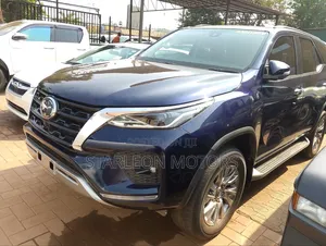 Toyota Fortuner 2.8 D AWD 2022 Blue